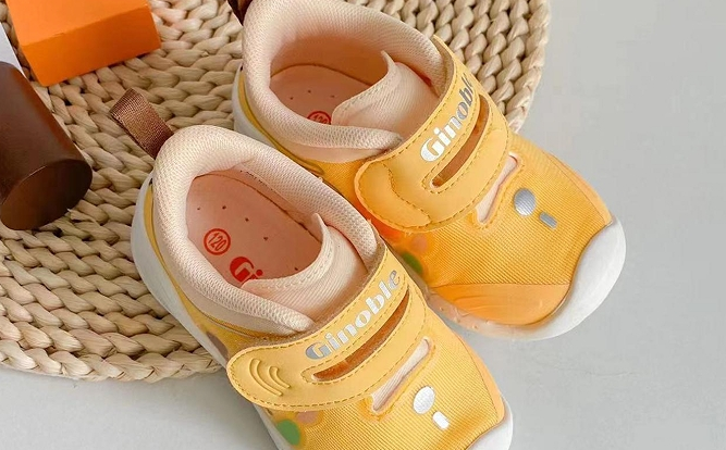 宝宝春秋学步鞋丨如何选择适合宝宝的鞋子？插图