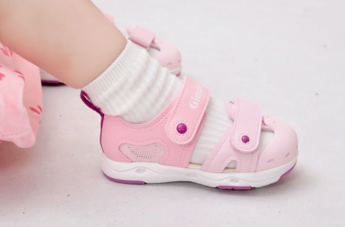 宝宝凉鞋|如何选择适合宝宝的一双鞋？插图