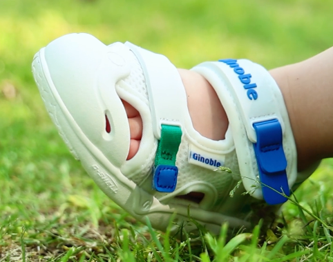 夏季如何为宝宝选择舒适透气的学步鞋？插图
